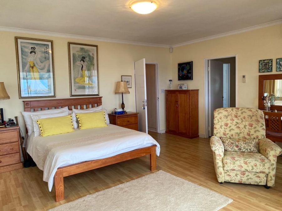 5 Bedroom Property for Sale in Sandbaai Western Cape